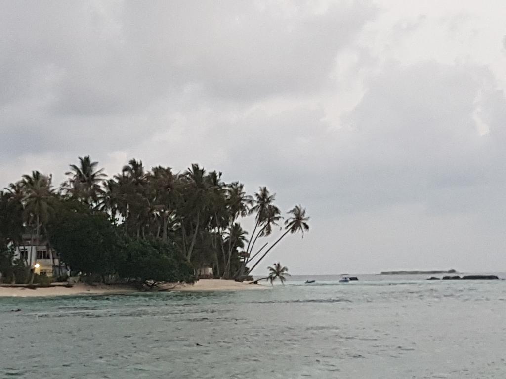 เซิร์ฟ เดค Hotel Thulusdhoo ภายนอก รูปภาพ