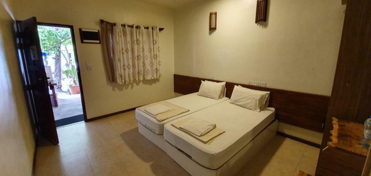 เซิร์ฟ เดค Hotel Thulusdhoo ภายนอก รูปภาพ
