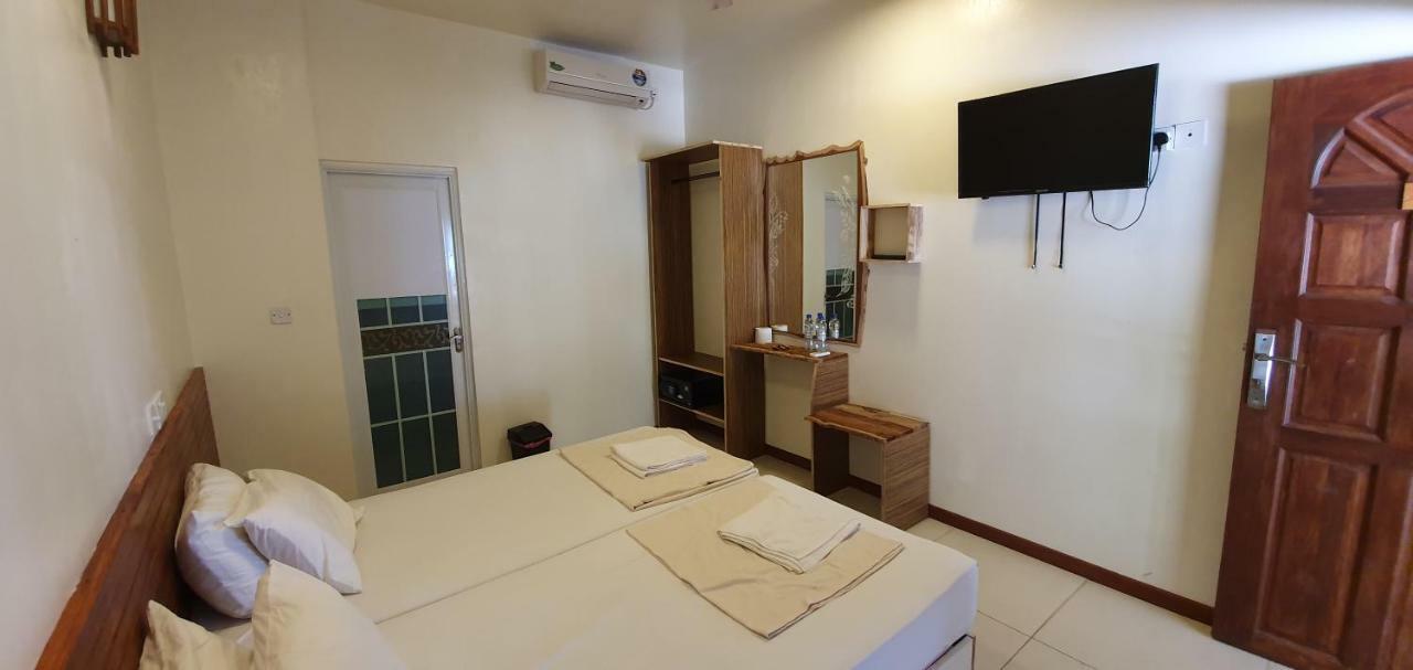 เซิร์ฟ เดค Hotel Thulusdhoo ภายนอก รูปภาพ